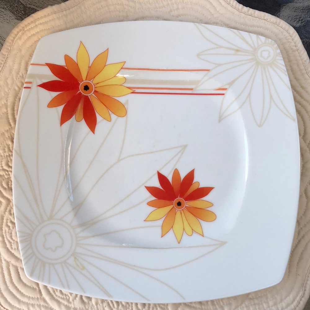 🌼Pretty Porcelain Soft Square serving dish
